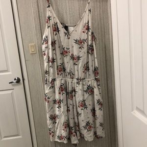 Divided US 8 romper fits like XS